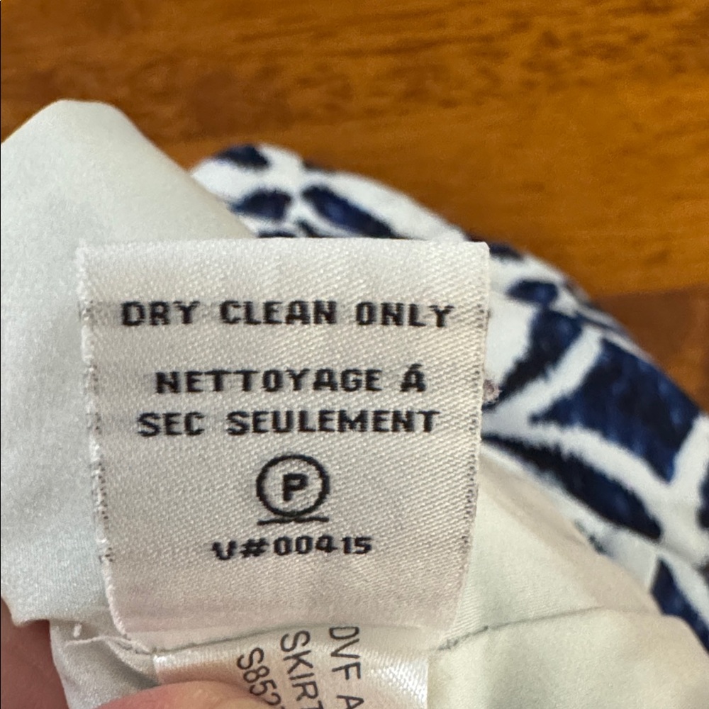 Diane Von Furstenberg Navy & White cotton Geometric A-Line Skirt size 12 - Picture 7 of 8